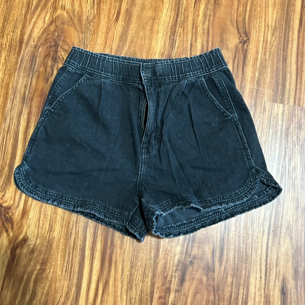 American eagle black denim shorts size:2
